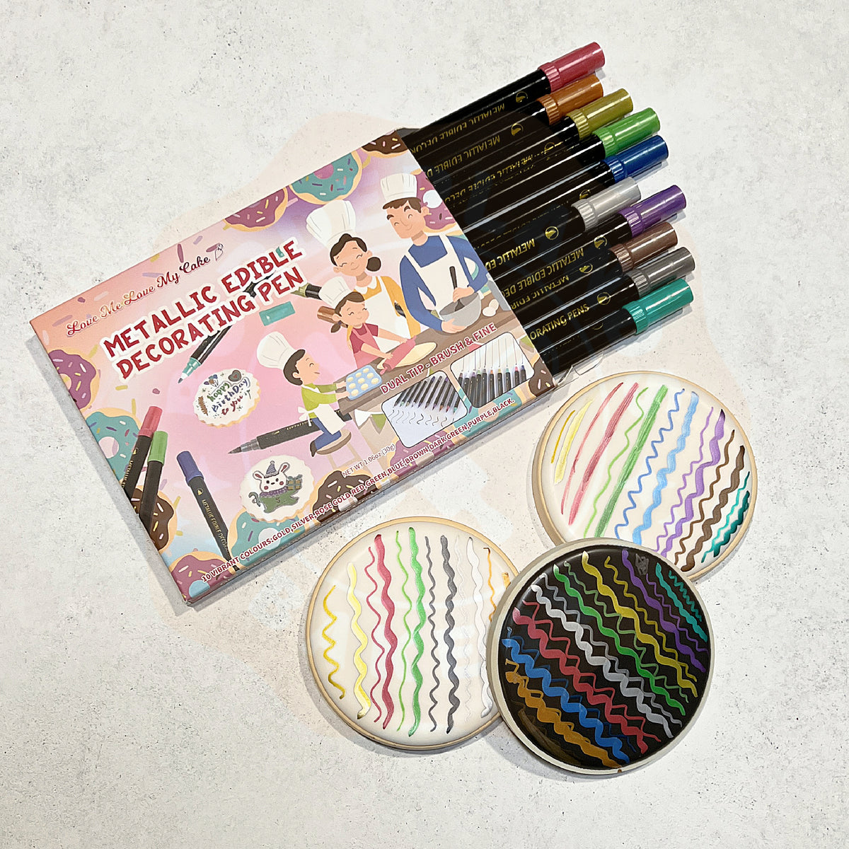 Metallic dual-tipped edible food markers for cookie and cake decorating