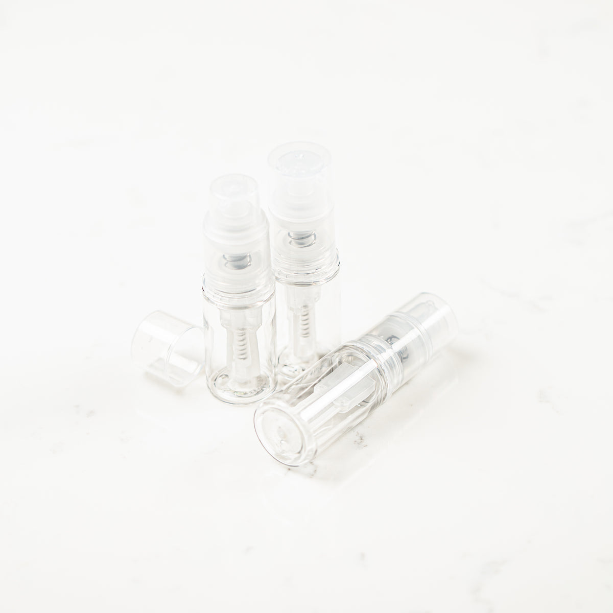 Refillable dry dust pump spray bottle for edible glitter and powder