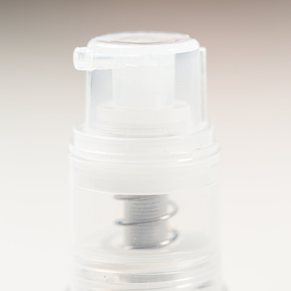 Refillable dry dust pump spray bottle for edible glitter and powder